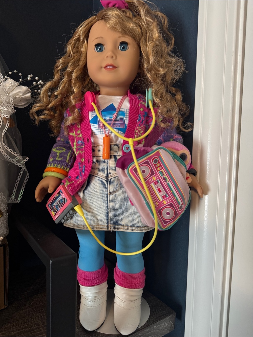 American girl doll Courtney no stand
